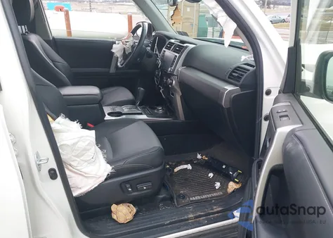 2021 Toyota 4Runner Sr5 Premium z USA, uszkodzony, nr VIN JTENU5JR9M5846944